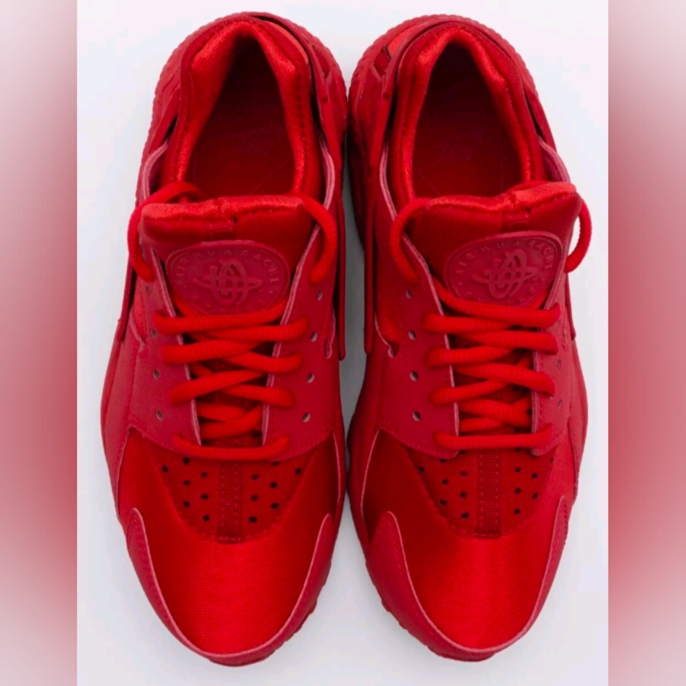 Nike Women's Air Huarache Run Sneakers Triple Red Sneakers Size 10 MSRP $120 - Picture 2 of 9